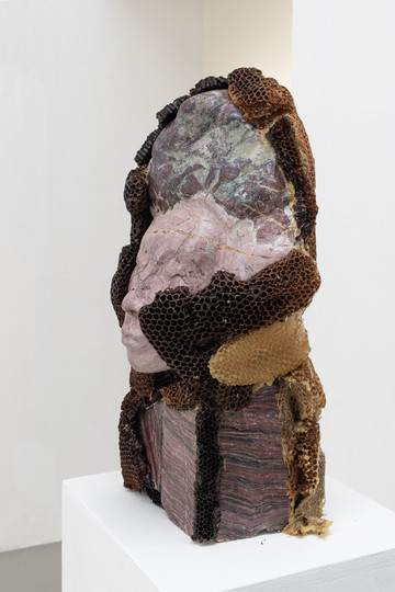 Queen Bee, 2026 - © Paris Internationale