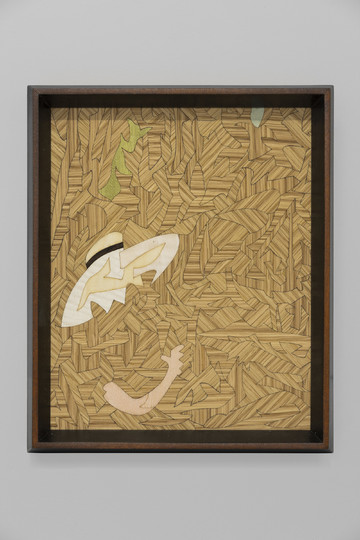Santo Tolone
Lady with Martini 2025
Marquetry
25,3 × 21,3 × 4,5 cm - © Ph. Andrea Rossetti, Paris Internationale