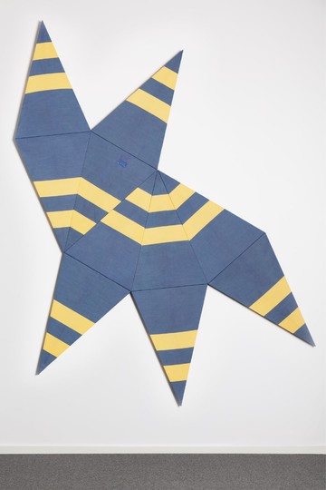 Alek O.
*Tangram (Chihuahua)*, 2015
Stretched synthetic fabric from a parasol
235 × 191 cm - © Paris Internationale