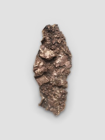 Vasilis Papageorgiou, Scarp IV, 2026, Cast bronze, 85 × 35 × 12 cm, Courtesy the artist and Callirrhoë, Athens, image ©️ Stathis Mamalakis - © Courtesy the artist and Callirrho&euml;, Athens, Paris Internationale