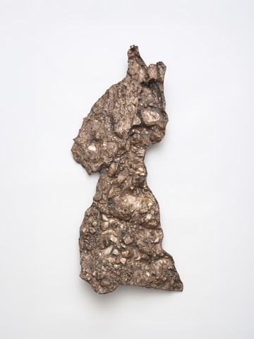 Vasilis Papageorgiou, Scarp VIII, 2026, Cast bronze, 88 × 45 × 13 cm, Courtesy the artist and Callirrhoë, Athens, image ©️ Stathis Mamalakis - © Courtesy the artist and Callirrho&euml;, Athens, Paris Internationale
