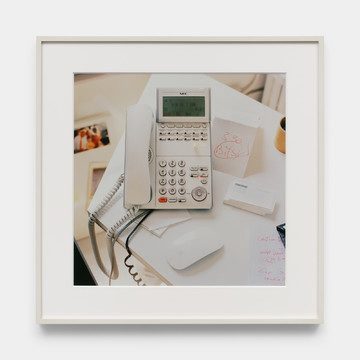 #8 (phone) - © Paris Internationale