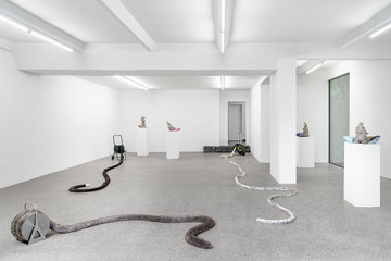 Installation view, Nicole Wermers, Italics, Deborah Schamoni, Munich, 2025 - © Paris Internationale