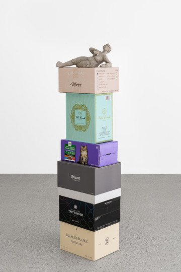 Nicole Wermers, Proposal For a Monument to a Reclining Female! #26, 2026
Reinforced air dry clay, cardboard boxes, wood, 140 × 35 × 27,5 cm / 55 x 13 ¾ x 10 ¾ in - © Paris Internationale
