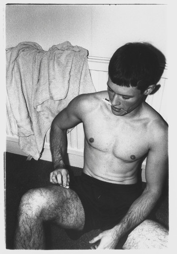 Jesse Glazzard, DIY, 2025
Gelatin silver print, 14 x 8.9 cm / 5 ½ x 3 ½ in - © Paris Internationale