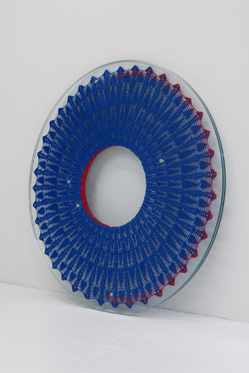 RM Marco Pezzotta, The lips shaping another small o" 2026
Glass, steel, crocheted cotton, Ø 97 cm - © Paris Internationale