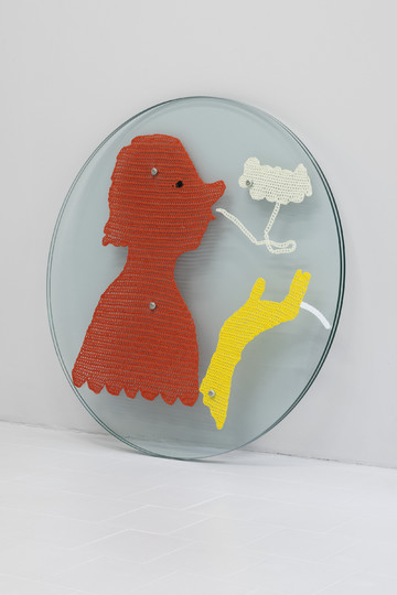 RM Marco Pezzotta, Ends Sunday, 2026, Glass, steel, crocheted cotton, Ø 82 cm - © Courtesy of the artist and Martina Simeti, Milano. Photo : Andrea Rossetti, Paris Internationale